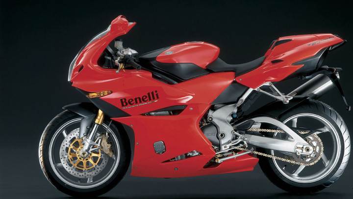 Benelli Tornado Naked Tre 1130 In Red Side Pose